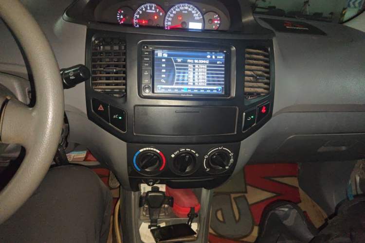 Used Geely Auto Diamond 2013 1.5L Manual Entry-Level Model Audio And AC Panel