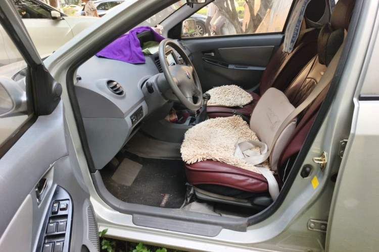 Used Geely Auto Diamond 2013 1.5L Manual Entry-Level Model Driver Seat