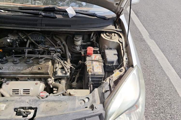 Used Geely Auto Diamond 2013 1.5L Manual Elite Model Engine Bay Left