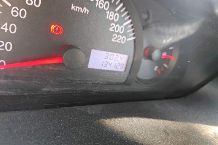 Used Geely Auto Diamond 2013 1.5L Manual Entry-Level Model Odometer Close Up