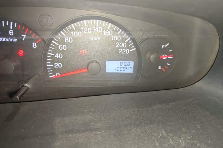 Used Geely Auto Diamond 2013 1.5L Manual Entry-Level Model Odometer Close Up
