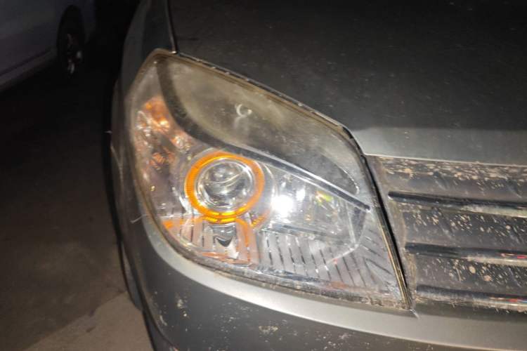 Used Geely Auto Diamond 2013 1.5L Manual Elite Model Right Front Headlight