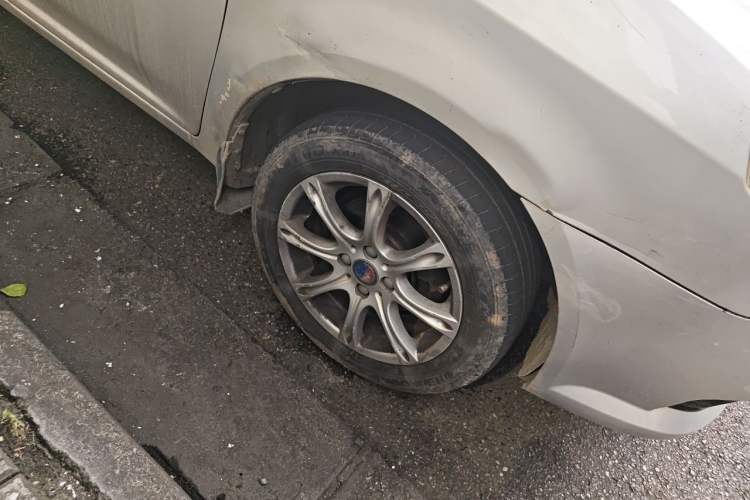 Used Geely Auto Diamond 2013 1.5L Manual Elite Model Right Front Wheel Hub