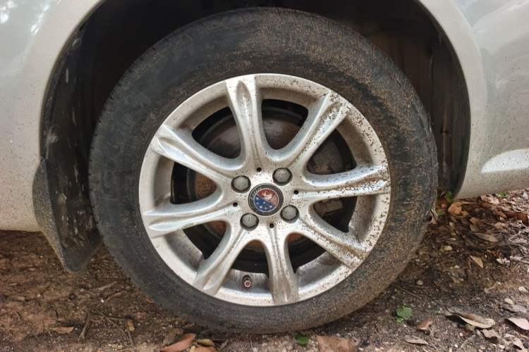 Used Geely Auto Diamond 2013 1.5L Manual Entry-Level Model Right Front Wheel Hub