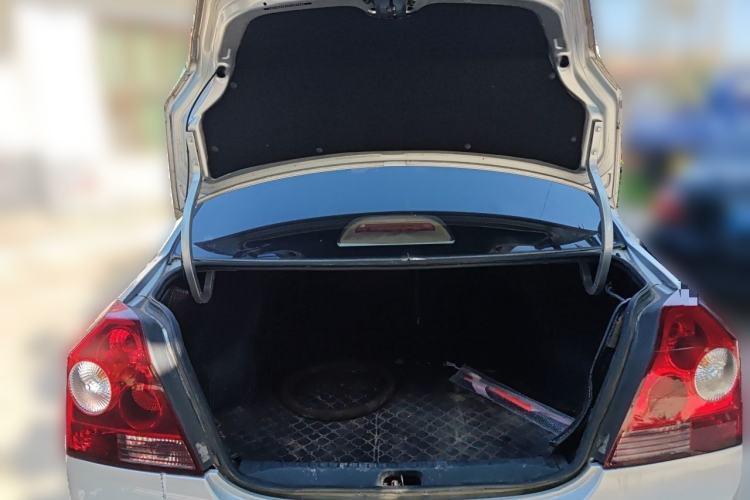 Used Geely Auto Diamond 2013 1.5L Manual Entry-Level Model Trunk