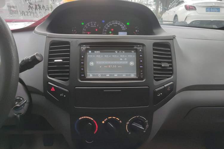 Used Geely Auto Diamond 2013 1.5L Manual Entry-Level Model Audio And AC Panel