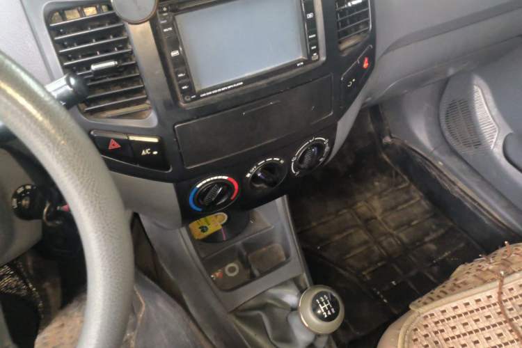 Used Geely Auto Diamond 2013 1.5L Manual Entry-Level Model Audio And AC Panel