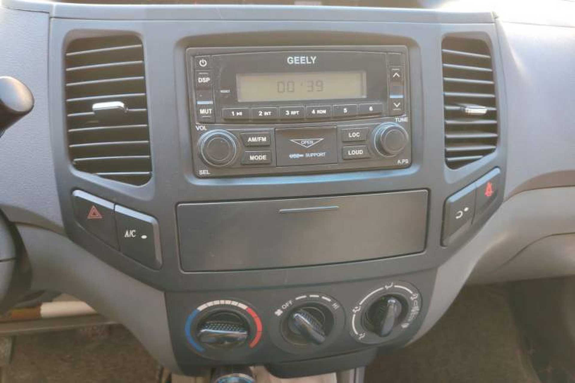 Used Geely Auto Diamond 2013 1.5L Manual Elite Model Audio And AC Panel