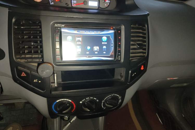 Used Geely Auto Diamond 2013 1.5L Manual Elite Model Audio And AC Panel