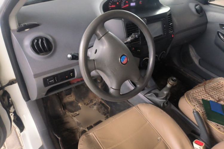 Used Geely Auto Diamond 2013 1.5L Manual Entry-Level Model Center Console