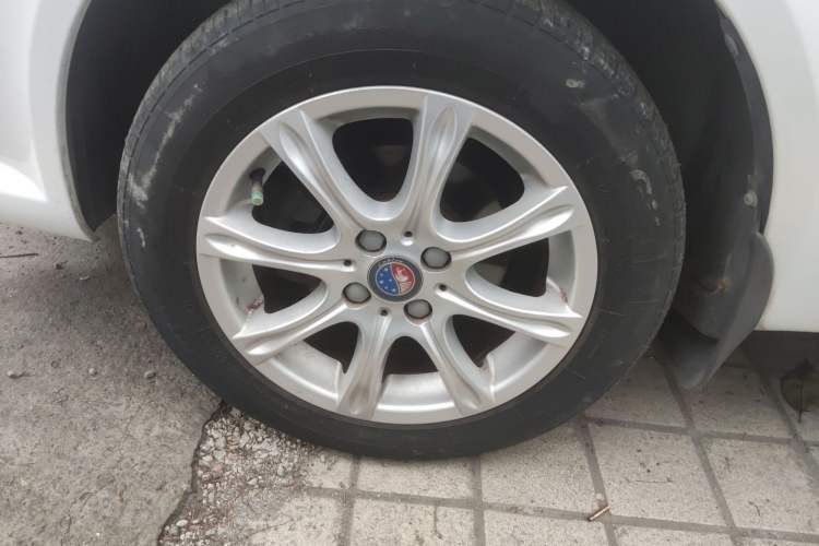 Used Geely Auto Diamond 2013 1.5L Manual Entry-Level Model Exterior 4