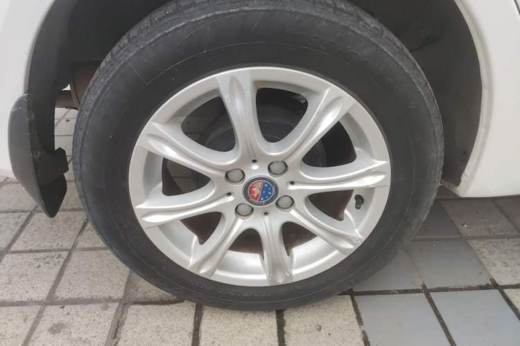 Used Geely Auto Diamond 2013 1.5L Manual Entry-Level Model Exterior 5