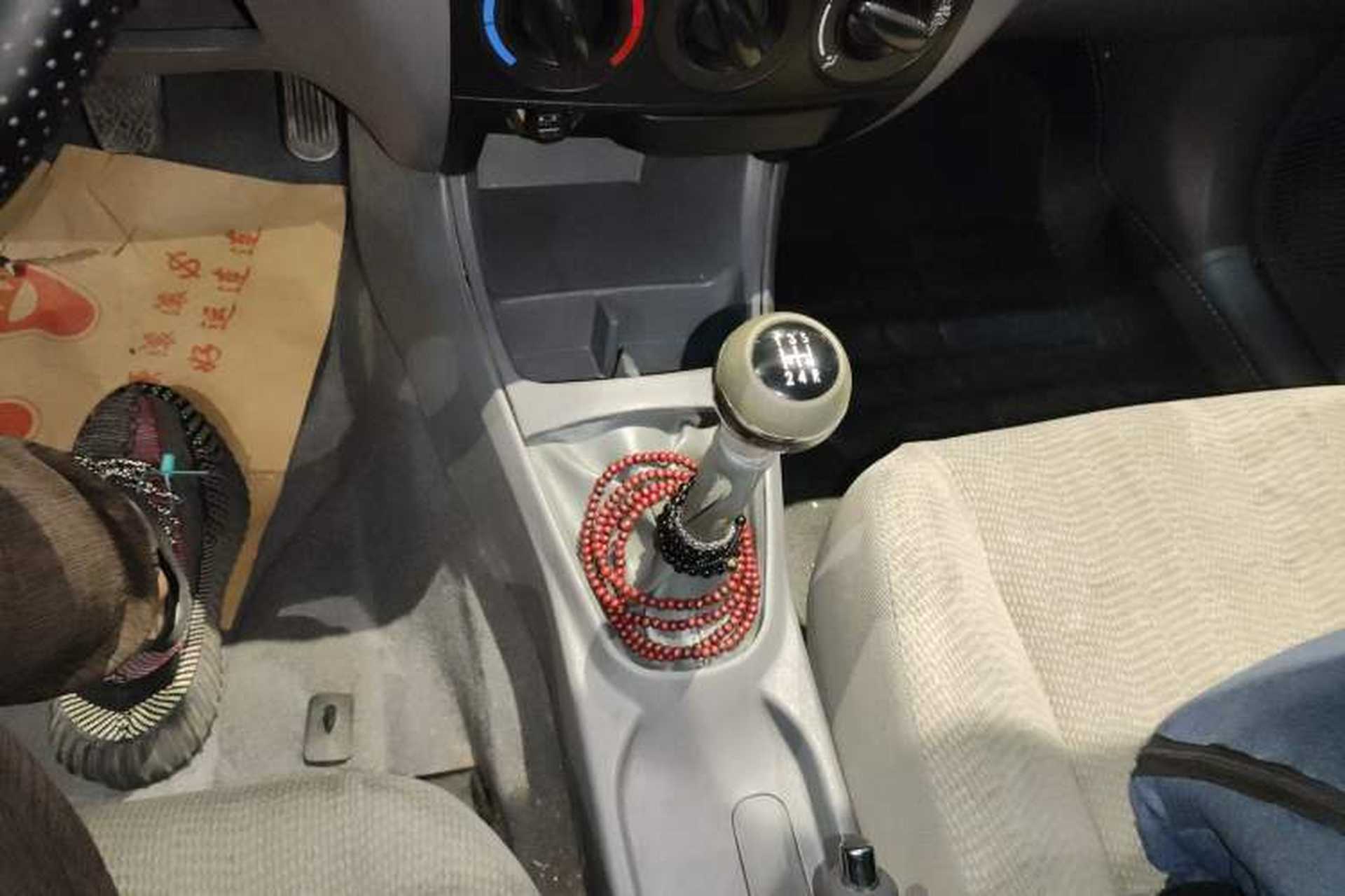 Used Geely Auto Diamond 2013 1.5L Manual Elite Model Gear Lever
