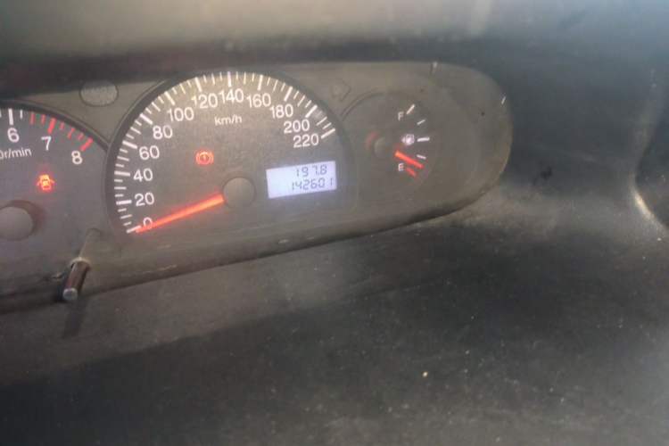Used Geely Auto Diamond 2013 1.5L Manual Entry-Level Model Odometer Close Up