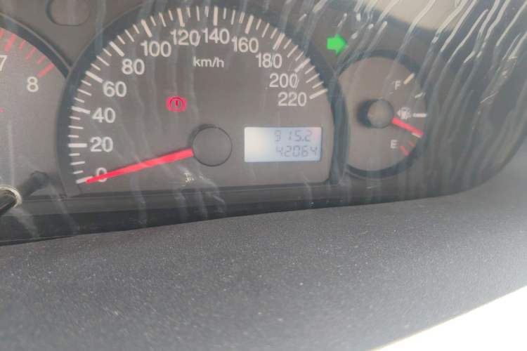Used Geely Auto Diamond 2013 1.5L Manual Elite Model Odometer Close Up