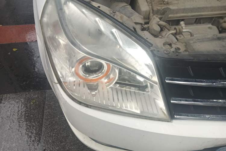 Used Geely Auto Diamond 2013 1.5L Manual Elite Model Right Front Headlight