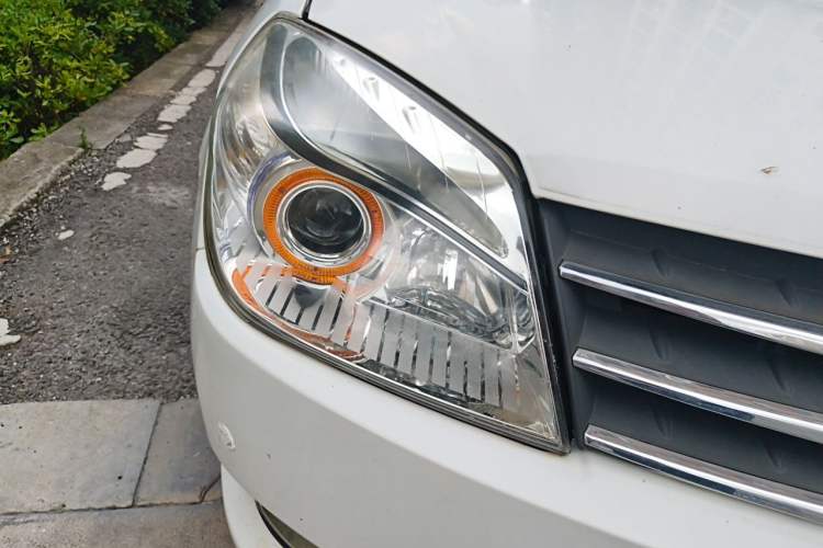 Used Geely Auto Diamond 2013 1.5L Manual Elite Model Right Front Headlight