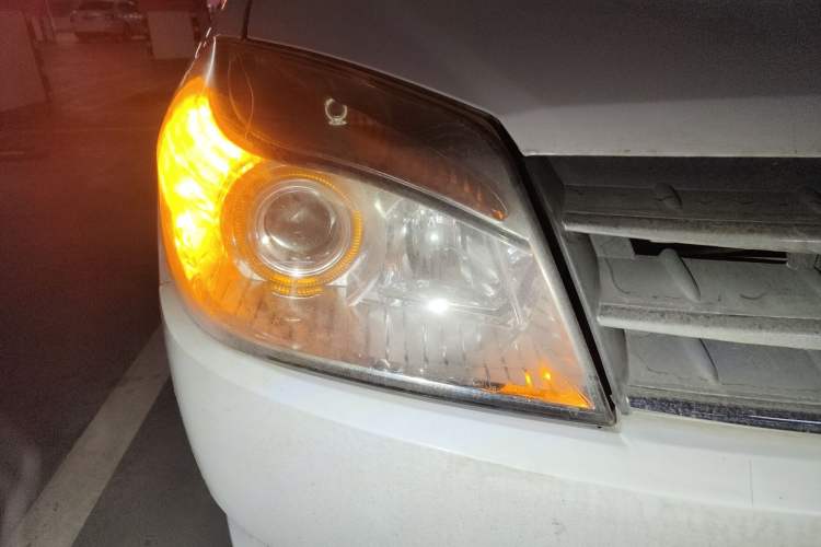 Used Geely Auto Diamond 2013 1.5L Manual Elite Model Right Front Headlight