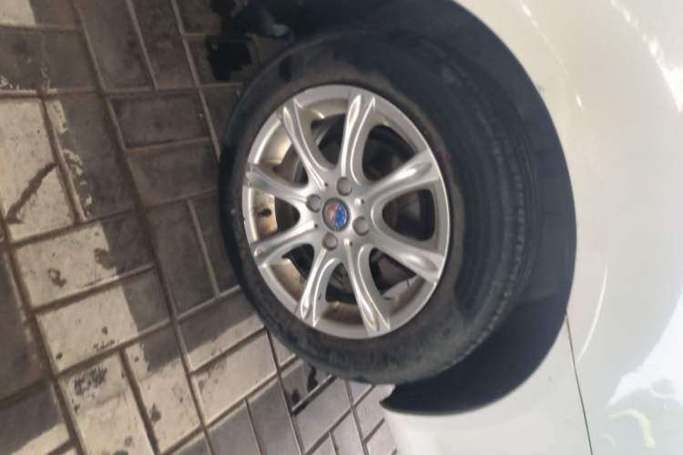 Used Geely Auto Diamond 2013 1.5L Manual Entry-Level Model Right Front Wheel Hub