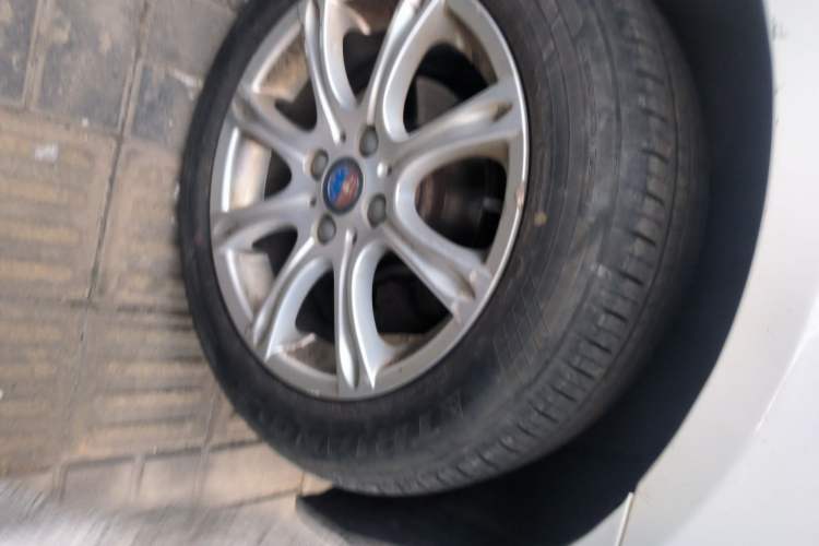 Used Geely Auto Diamond 2013 1.5L Manual Entry-Level Model Right Front Wheel Hub