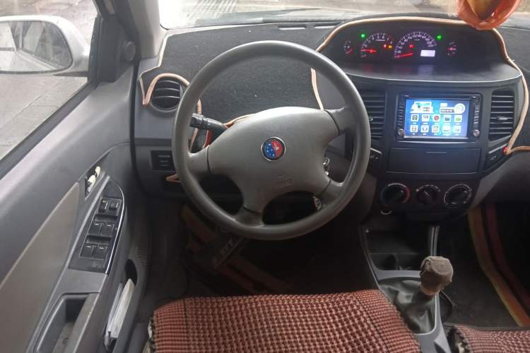 Used Geely Auto Diamond 2013 1.5L Manual Elite Model Steering Wheel