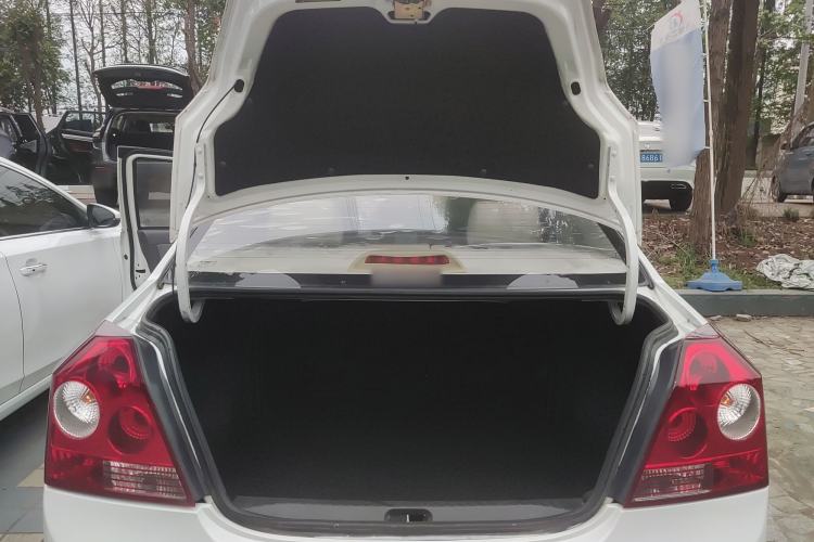 Used Geely Auto Diamond 2013 1.5L Manual Entry-Level Model Trunk