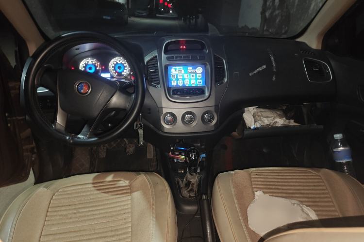 Used Geely Auto Diamond 2014 Sedan 1.5L Manual Entry-Level Model Center Console