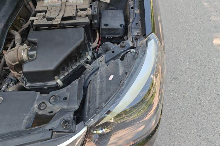 Used Geely Auto Diamond 2014 Sedan 1.5L Manual Entry-Level Model Engine Bay Left