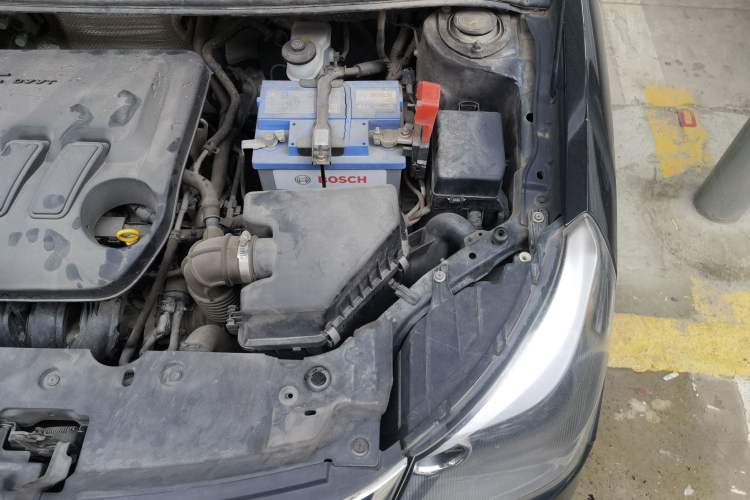 Used Geely Auto Diamond 2014 Sedan 1.5L Manual Luxury Model Engine Bay Left