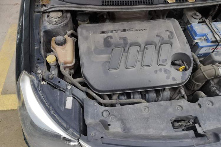 Used Geely Auto Diamond 2014 Sedan 1.5L Manual Luxury Model Engine Bay Right