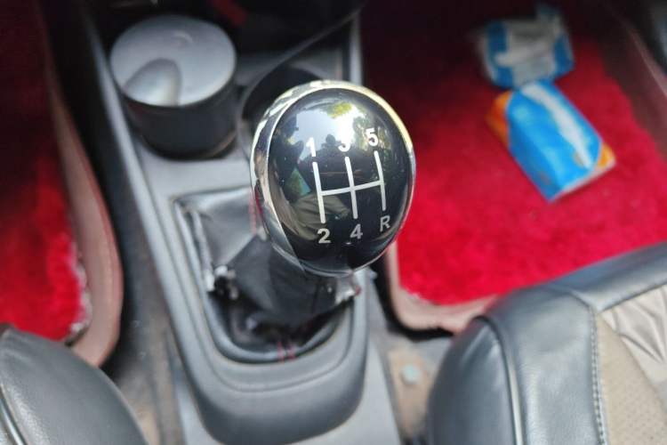Used Geely Auto Diamond 2014 Sedan 1.5L Manual Entry-Level Model Gear Lever