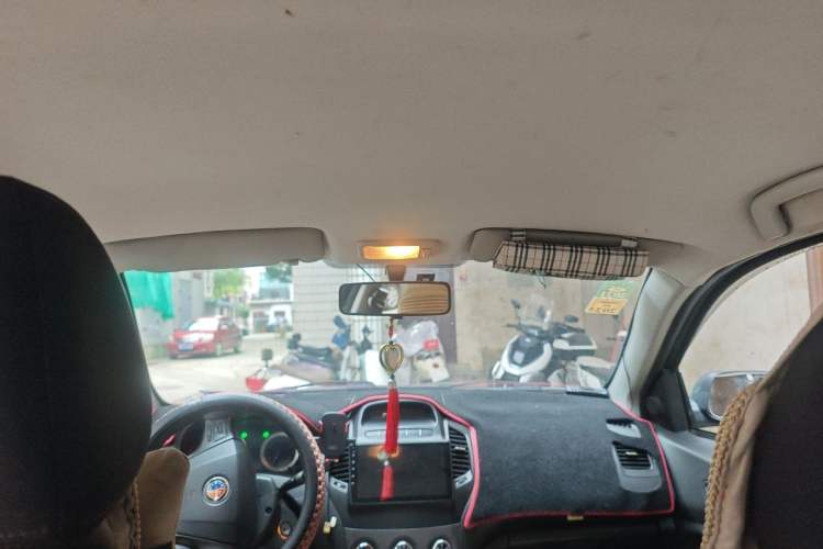 Used Geely Auto Diamond 2014 CROSS 1.5L Automatic Elite Model Headliner