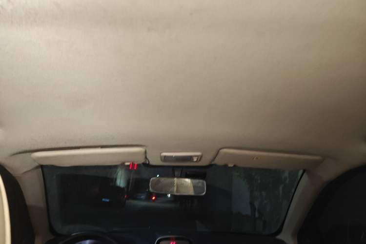 Used Geely Auto Diamond 2014 Sedan 1.5L Manual Entry-Level Model Headliner