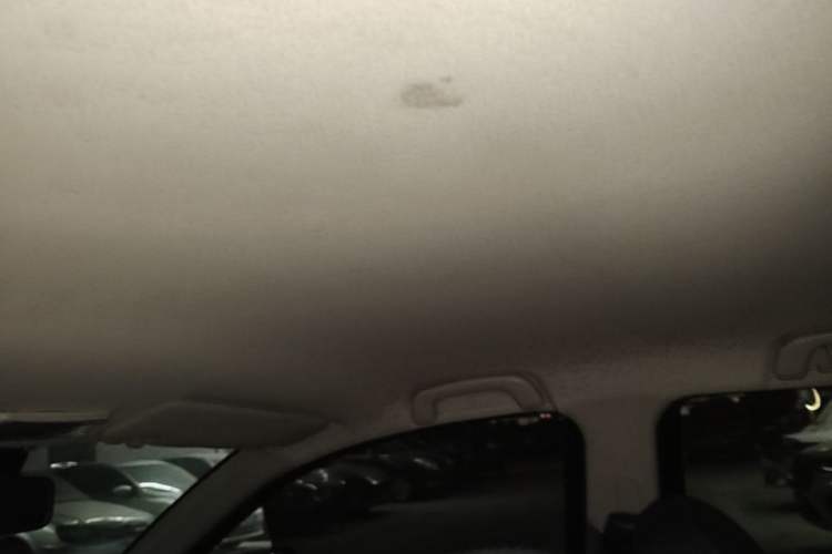 Used Geely Auto Diamond 2014 Sedan 1.5L Manual Elite Model Headliner