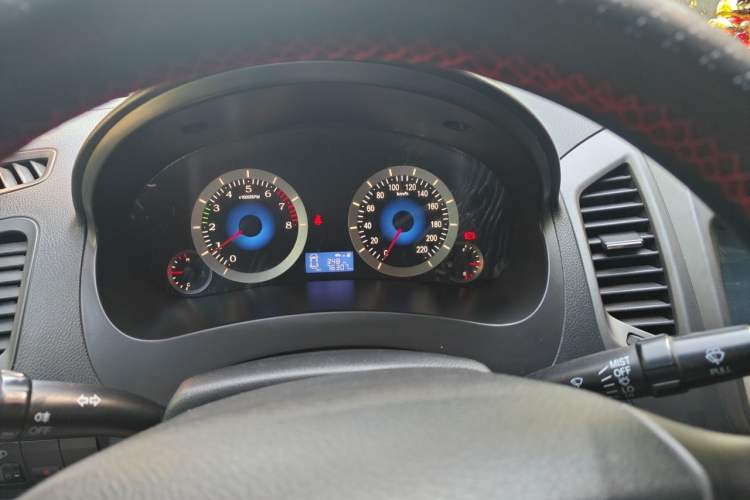 Used Geely Auto Diamond 2014 Sedan 1.5L Manual Entry-Level Model Instrument Cluster