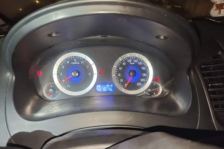 Used Geely Auto Diamond 2014 Sedan 1.5L Manual Entry-Level Model Instrument Cluster