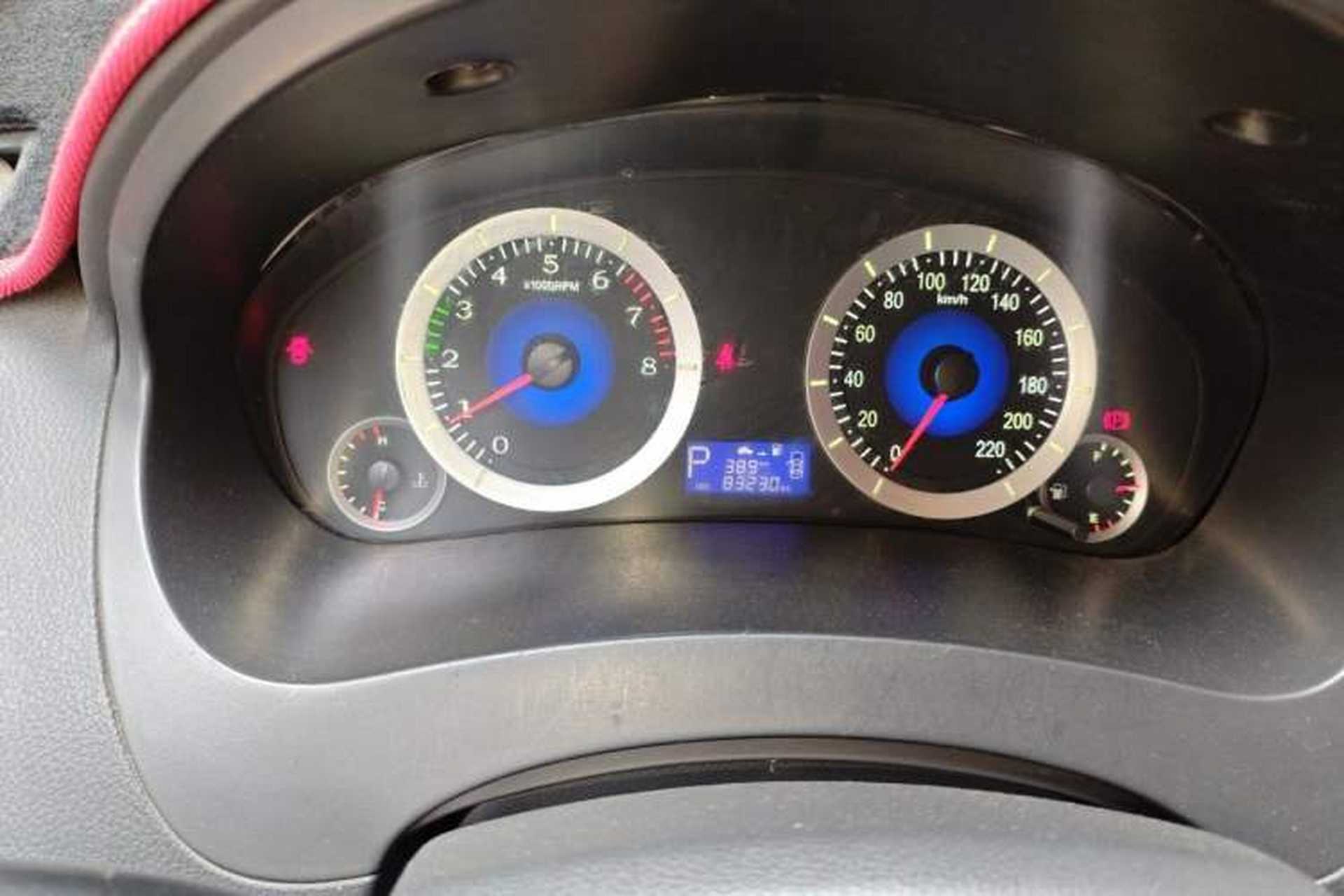 Used Geely Auto Diamond 2014 CROSS 1.5L Automatic Elite Model Odometer Close Up