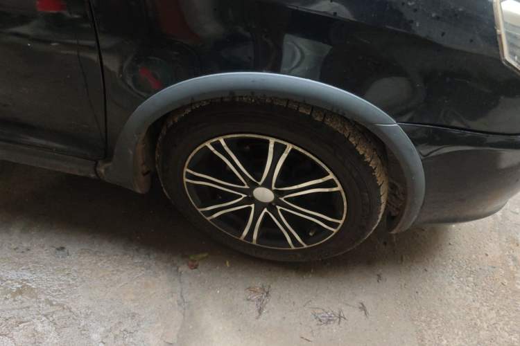 Used Geely Auto Diamond 2014 CROSS 1.5L Automatic Elite Model Right Front Wheel Hub