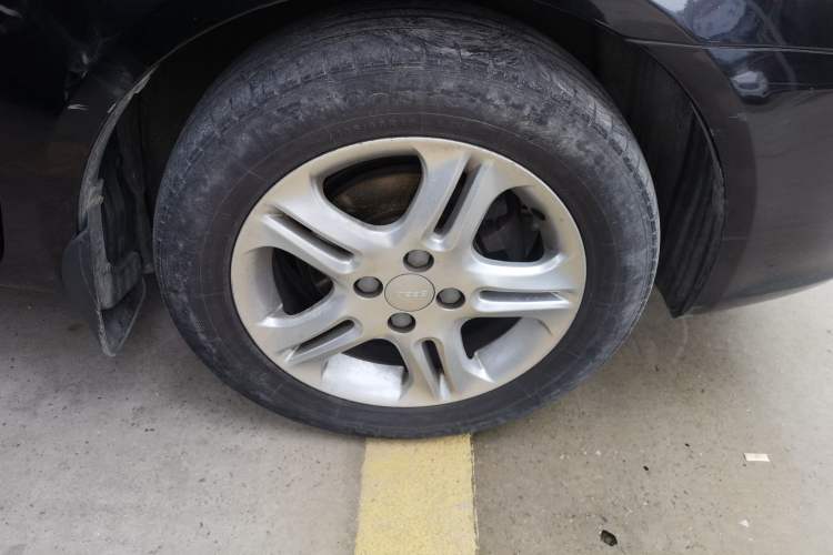 Used Geely Auto Diamond 2014 Sedan 1.5L Manual Luxury Model Right Front Wheel Hub