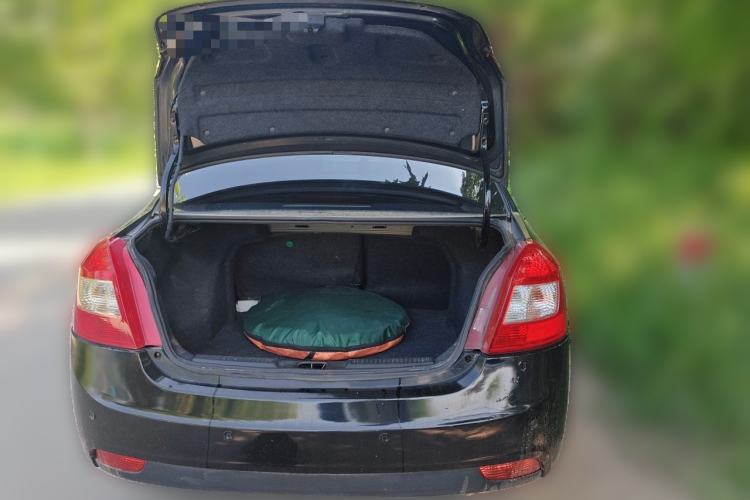 Used Geely Auto Diamond 2014 Sedan 1.5L Manual Entry-Level Model Trunk