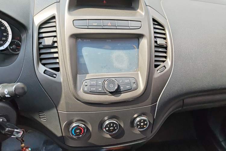 Used Geely Auto Diamond 2014 Sedan 1.5L Automatic Elite Model Audio And AC Panel