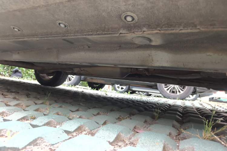 Used Geely Auto Diamond 2014 Sedan 1.5L Manual Entry-Level Model Chassis Front Right