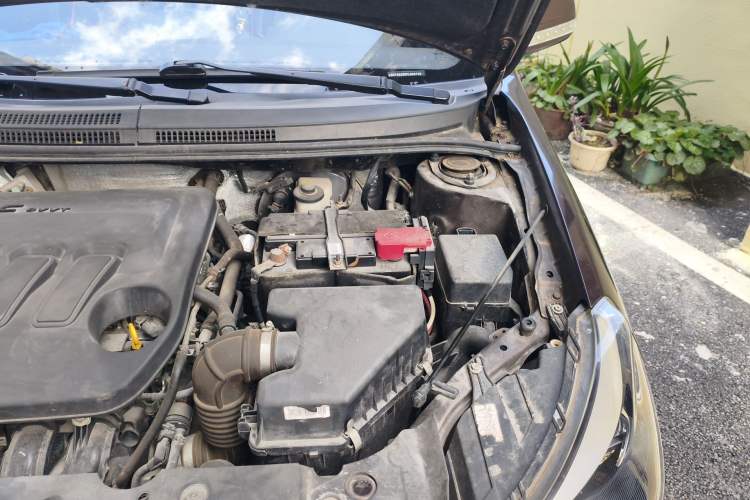 Used Geely Auto Diamond 2014 CROSS 1.5L Automatic Elite Model Engine Bay Left