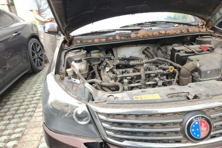 Used Geely Auto Diamond 2014 Sedan 1.5L Manual Entry-Level Model Engine Bay Right