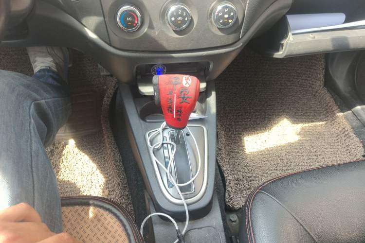 Used Geely Auto Diamond 2014 Sedan 1.5L Automatic Elite Model Gear Lever