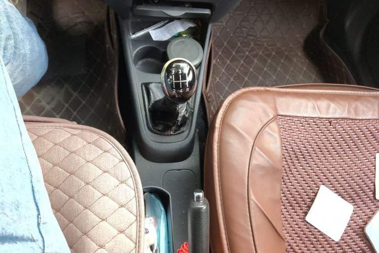 Used Geely Auto Diamond 2014 Sedan 1.5L Manual Entry-Level Model Gear Lever