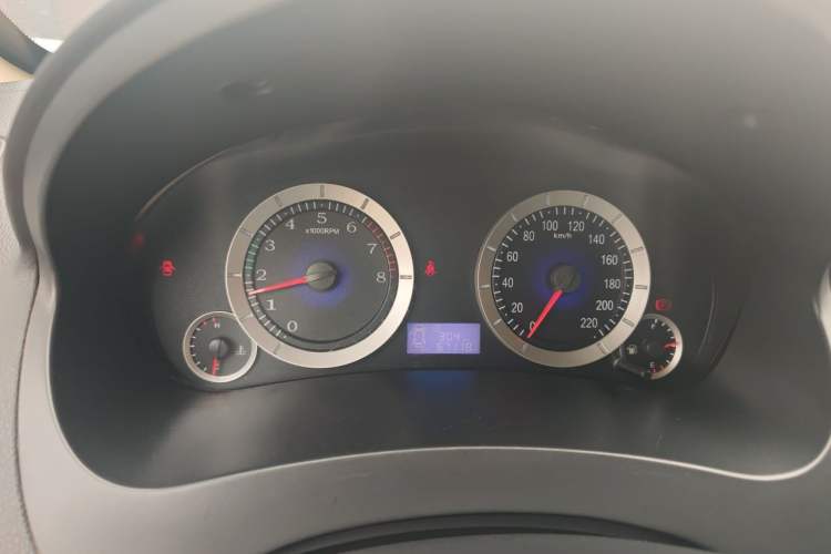 Used Geely Auto Diamond 2014 Sedan 1.5L Manual Entry-Level Model Instrument Cluster