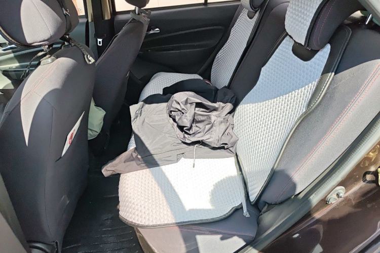Used Geely Auto Diamond 2014 Sedan 1.5L Automatic Elite Model Left Rear Seat