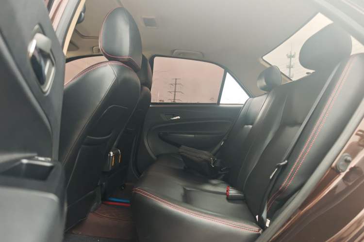 Used Geely Auto Diamond 2014 Sedan 1.5L Manual Entry-Level Model Left Rear Seat