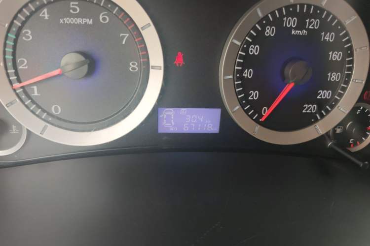 Used Geely Auto Diamond 2014 Sedan 1.5L Manual Entry-Level Model Odometer Close Up